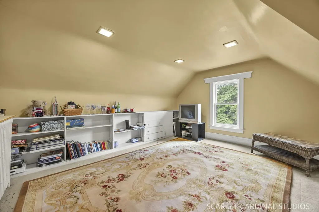 1205 West Downer Place Aurora IL 60506