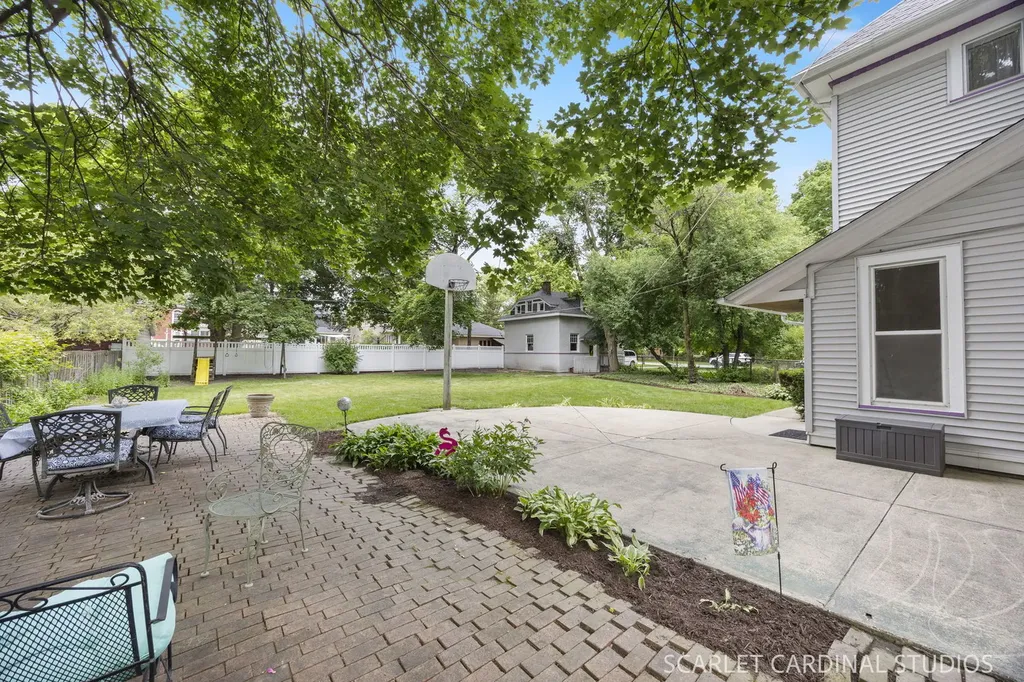 1205 West Downer Place Aurora IL 60506