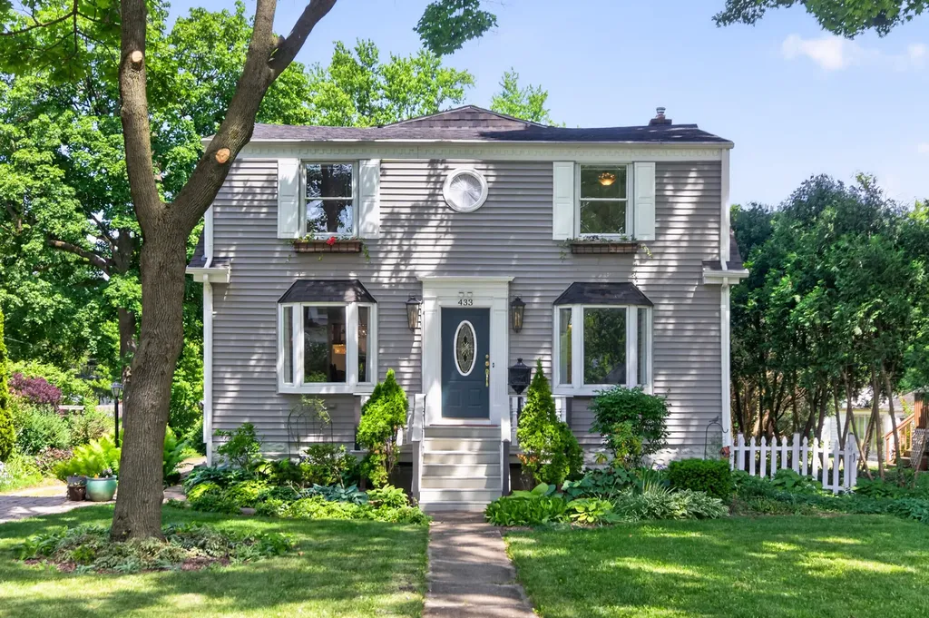433 South Euclid Avenue Villa Park IL 60181