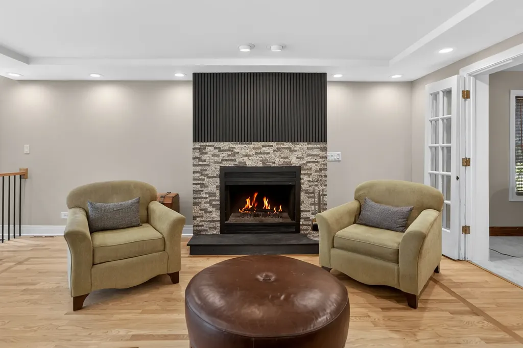 433 South Euclid Avenue Villa Park IL 60181
