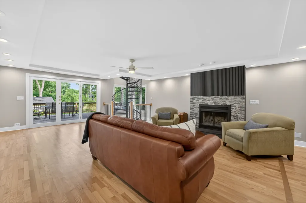 433 South Euclid Avenue Villa Park IL 60181