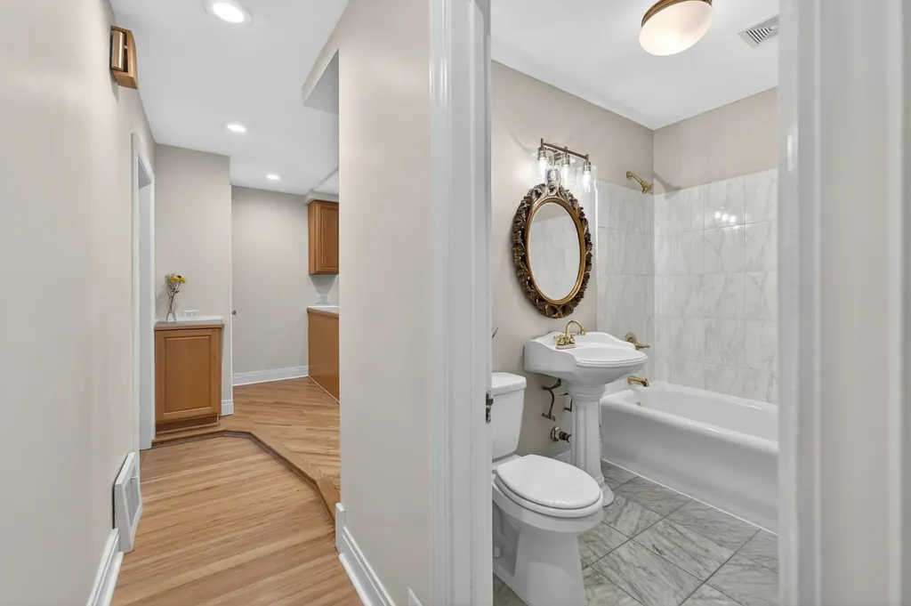 433 South Euclid Avenue Villa Park IL 60181