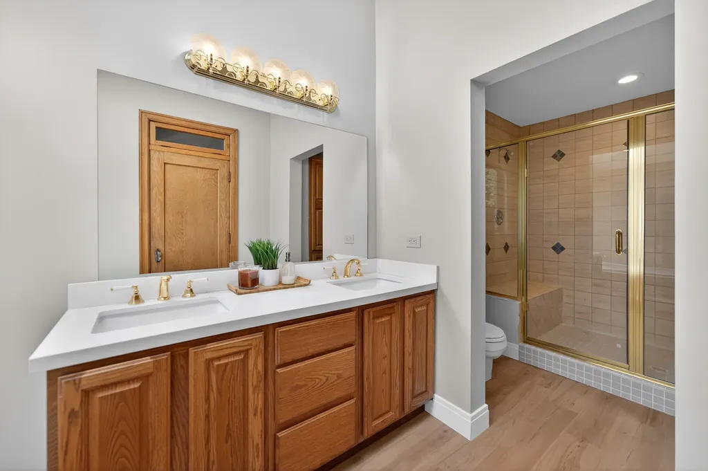 433 South Euclid Avenue Villa Park IL 60181
