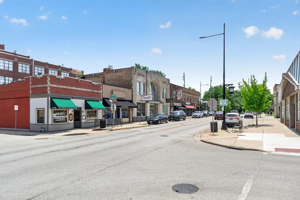 433 South Euclid Avenue Villa Park IL 60181