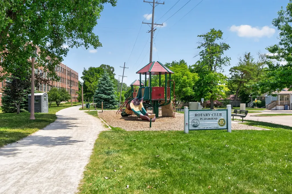 433 South Euclid Avenue Villa Park IL 60181