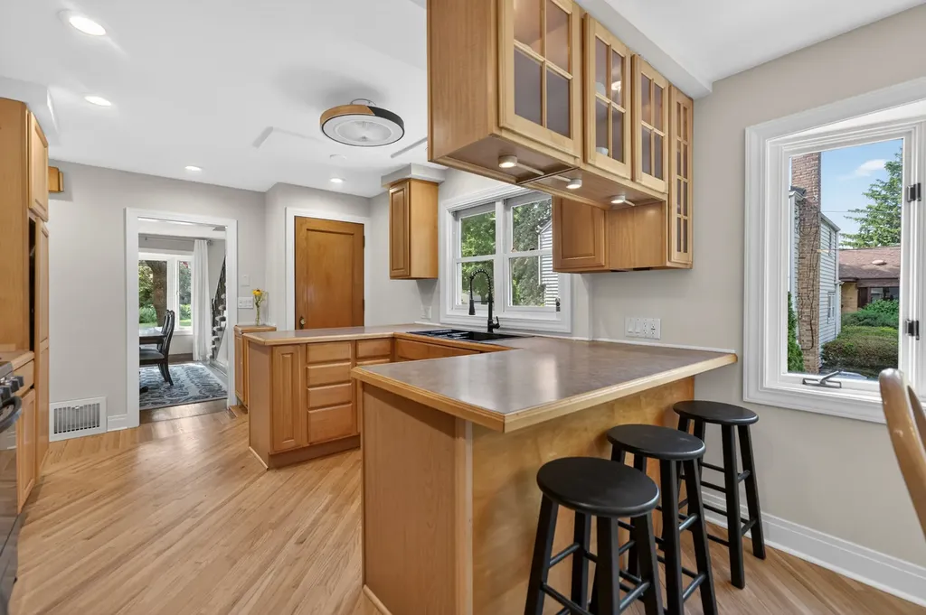 433 South Euclid Avenue Villa Park IL 60181
