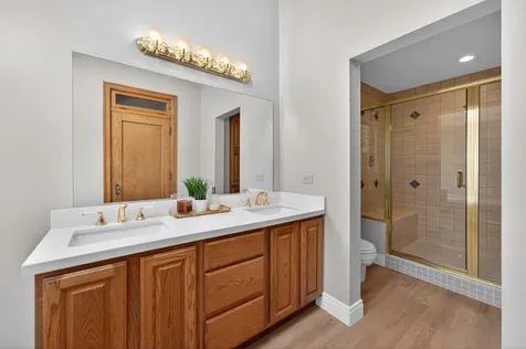 433 South Euclid Avenue Villa Park IL 60181