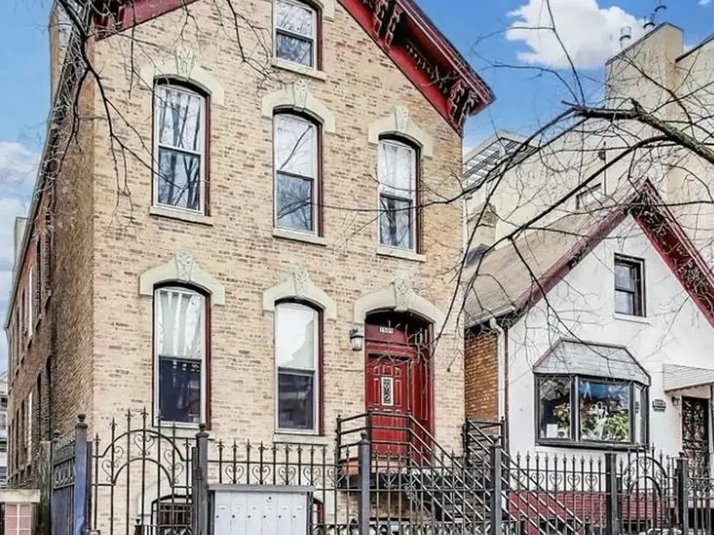 1509 West Thomas Street Chicago IL 60642