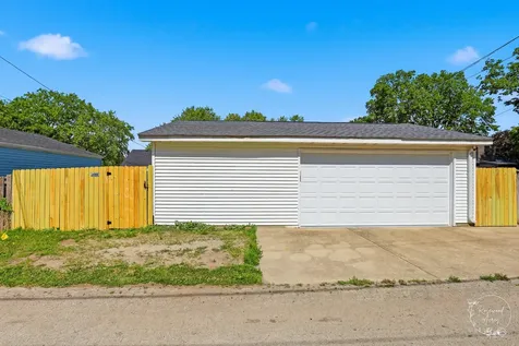 372 N Blaine Avenue Bradley IL 60915