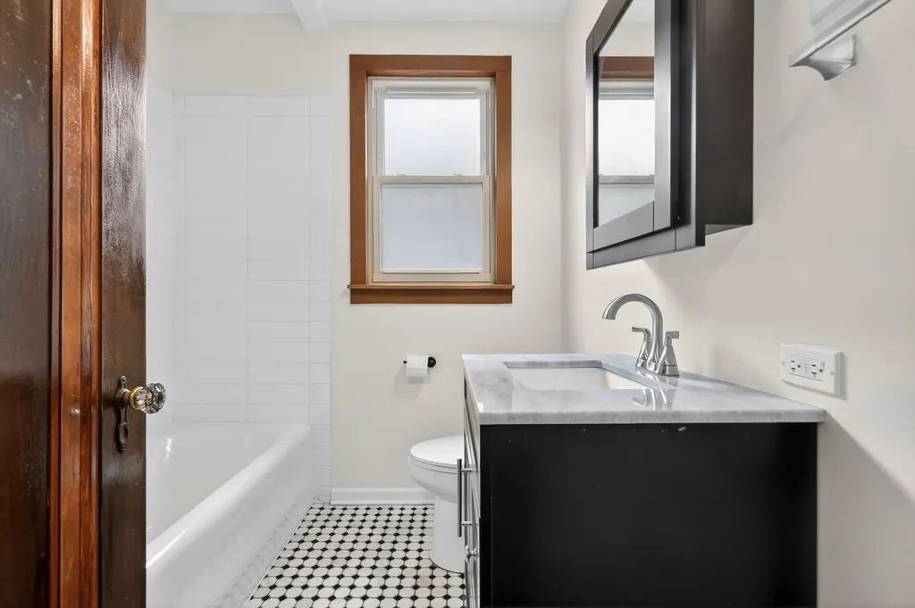 6136 West Fletcher Street Chicago IL 60634