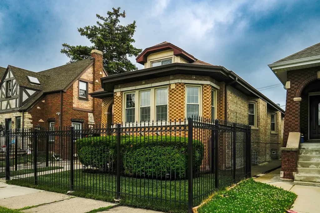 6136 West Fletcher Street Chicago IL 60634
