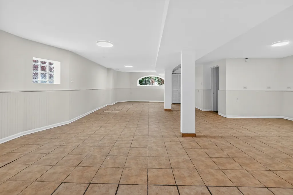 6136 West Fletcher Street Chicago IL 60634