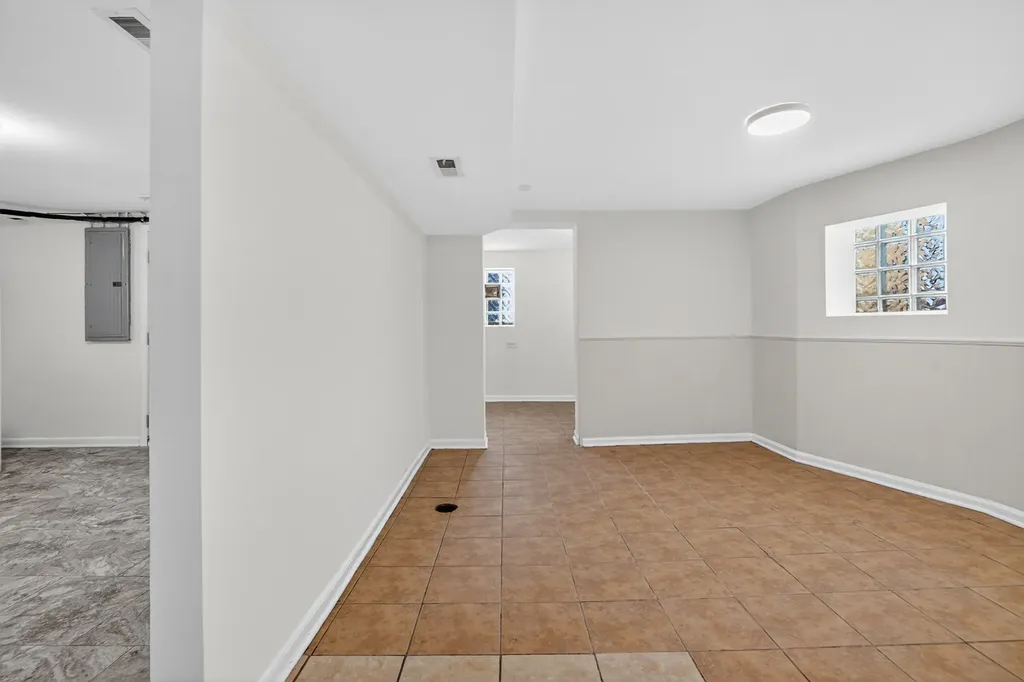 6136 West Fletcher Street Chicago IL 60634
