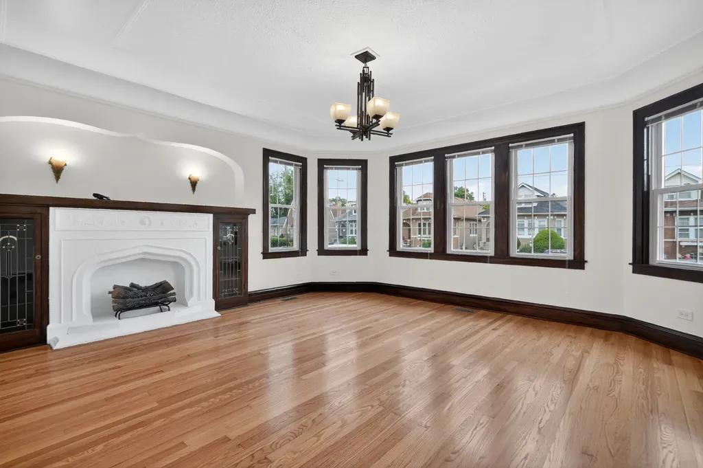 6136 West Fletcher Street Chicago IL 60634