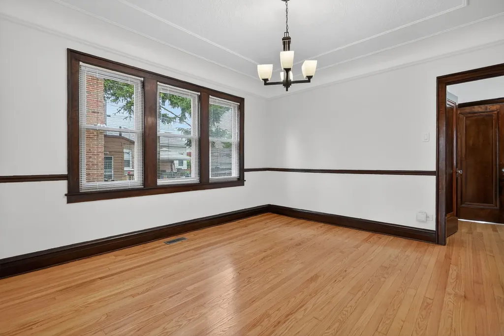 6136 West Fletcher Street Chicago IL 60634