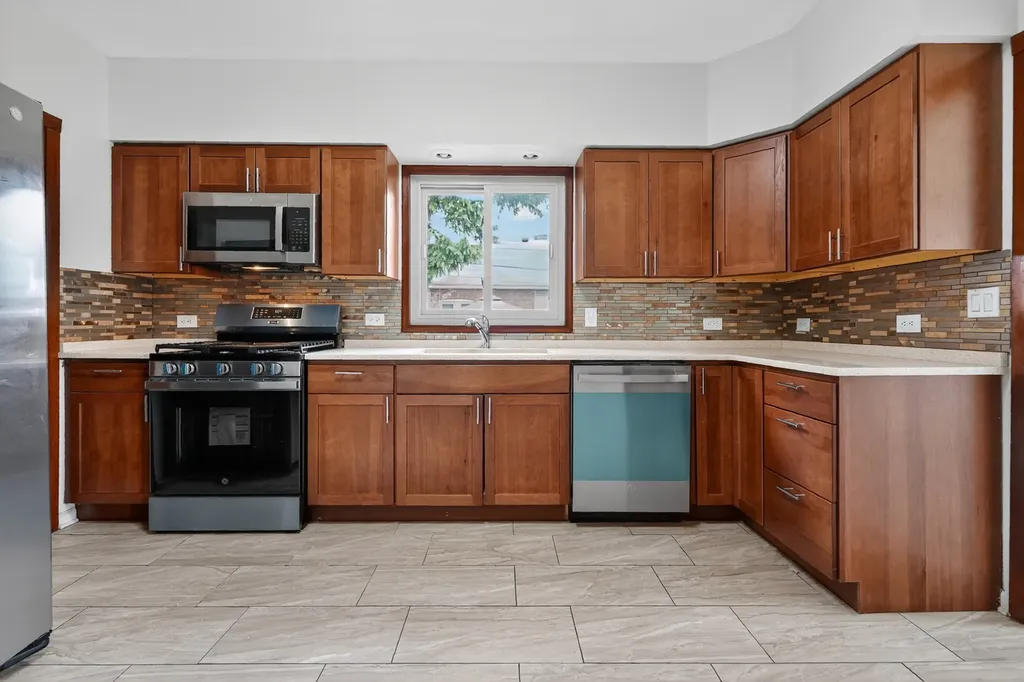 6136 West Fletcher Street Chicago IL 60634