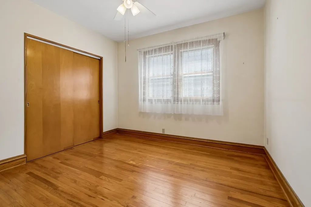 5543 West Berenice Avenue Chicago IL 60641