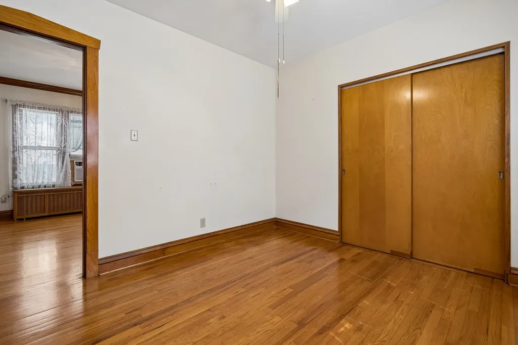 5543 West Berenice Avenue Chicago IL 60641