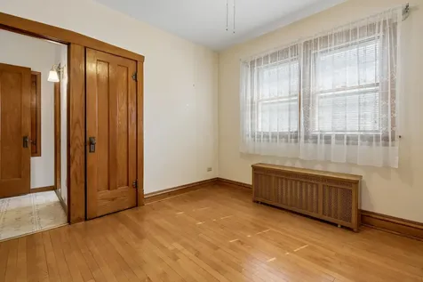 5543 West Berenice Avenue Chicago IL 60641