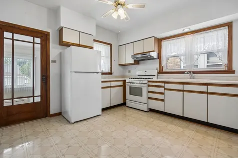 5543 West Berenice Avenue Chicago IL 60641