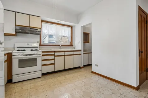 5543 West Berenice Avenue Chicago IL 60641