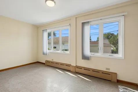 5543 West Berenice Avenue Chicago IL 60641