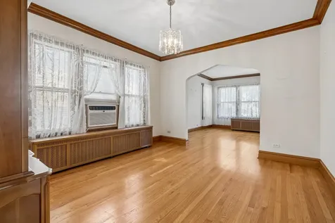 5543 West Berenice Avenue Chicago IL 60641