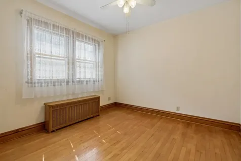 5543 West Berenice Avenue Chicago IL 60641