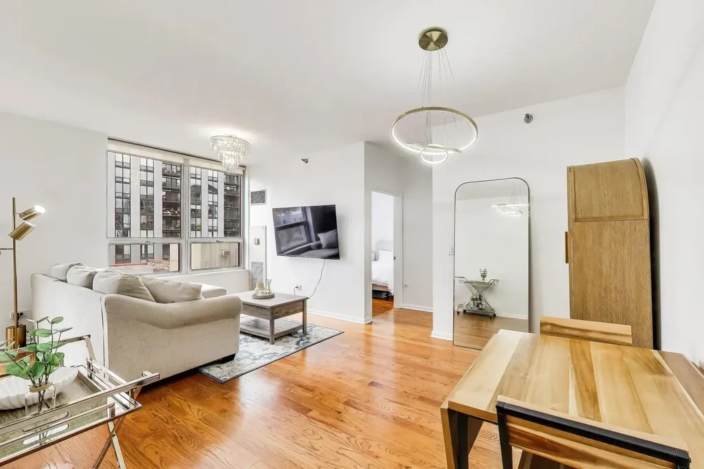 421 West Huron Street Chicago IL 60654