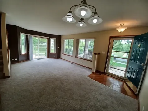 661 Lincoln Station Drive Oswego IL 60543