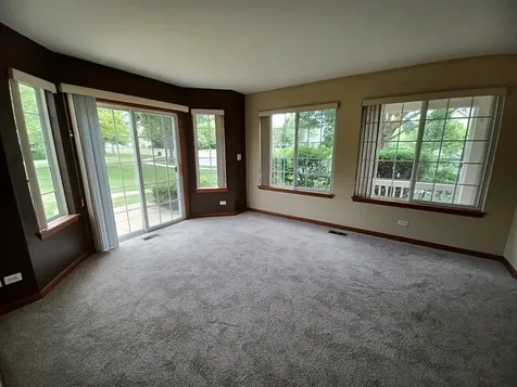661 Lincoln Station Drive Oswego IL 60543