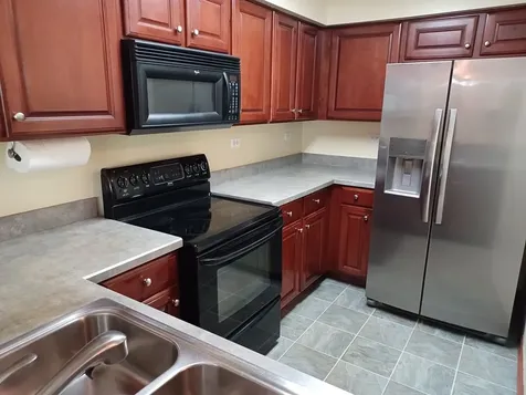 661 Lincoln Station Drive Oswego IL 60543