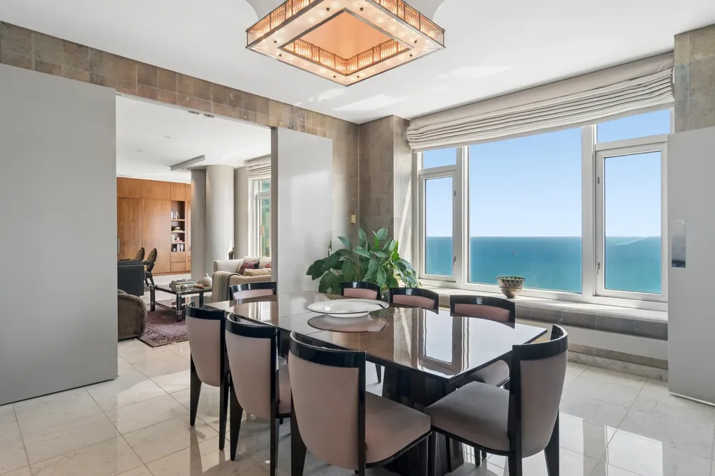 132 East Delaware Place Chicago IL 60611