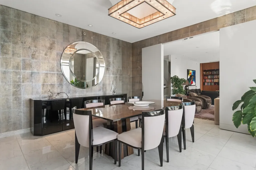 132 East Delaware Place Chicago IL 60611