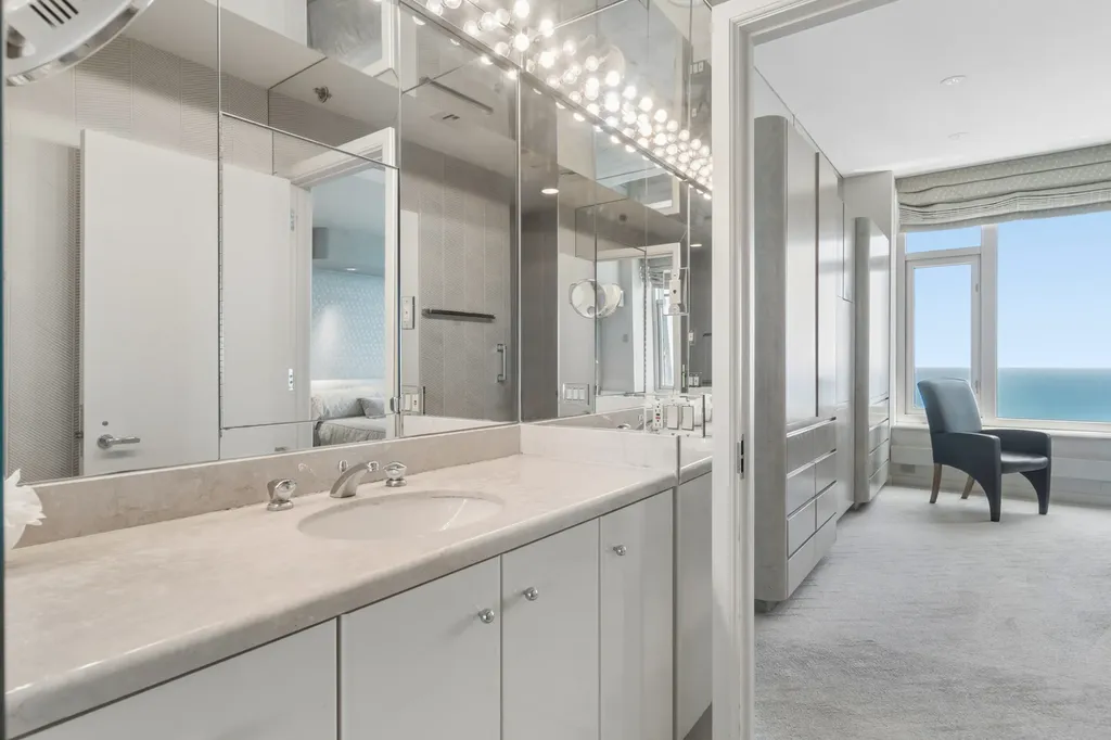 132 East Delaware Place Chicago IL 60611