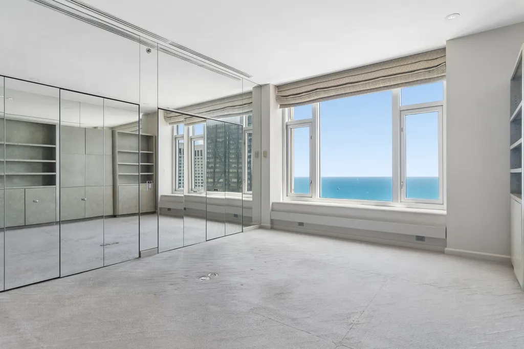 132 East Delaware Place Chicago IL 60611