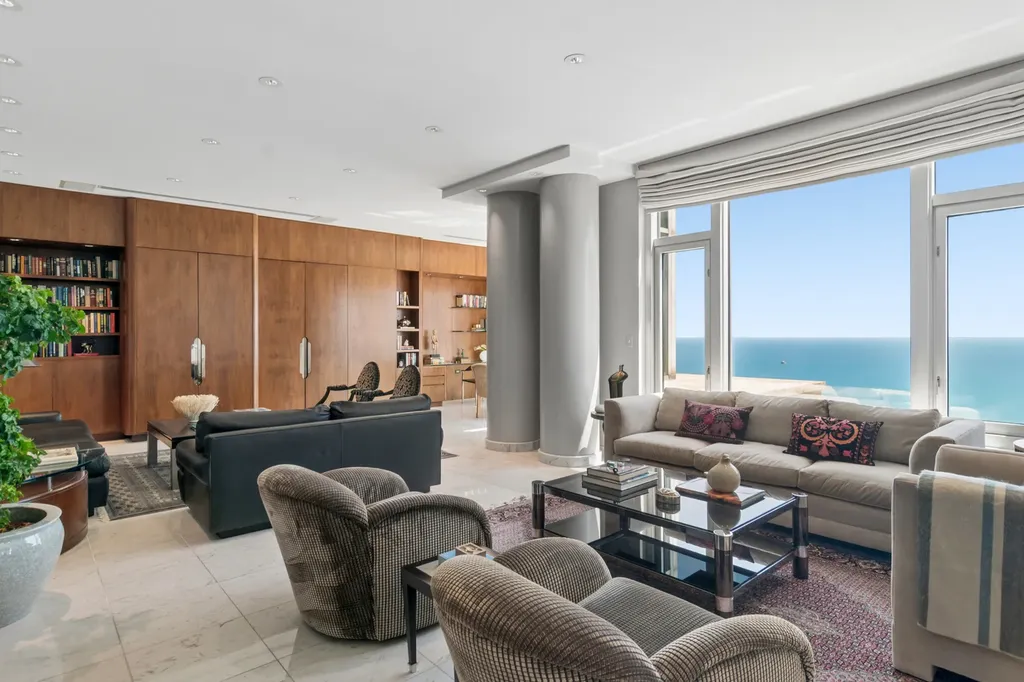 132 East Delaware Place Chicago IL 60611