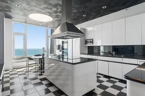 132 East Delaware Place Chicago IL 60611