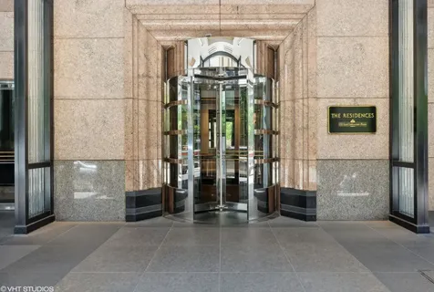 132 East Delaware Place Chicago IL 60611