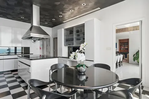 132 East Delaware Place Chicago IL 60611
