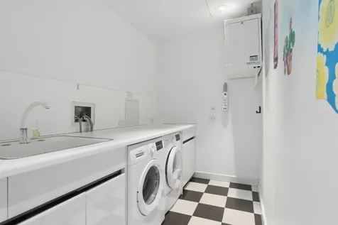 132 East Delaware Place Chicago IL 60611