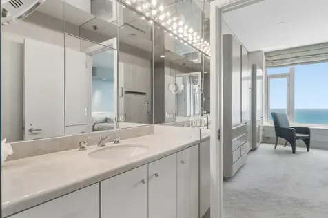 132 East Delaware Place Chicago IL 60611