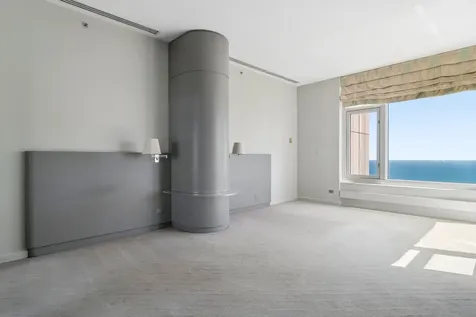 132 East Delaware Place Chicago IL 60611