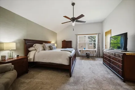 675 Parker Court Geneva IL 60134