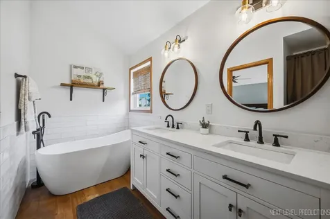 675 Parker Court Geneva IL 60134