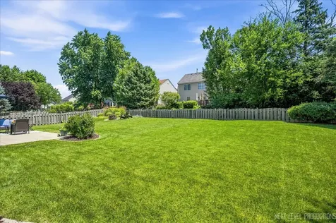675 Parker Court Geneva IL 60134