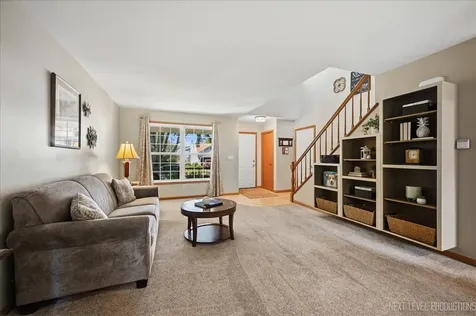 675 Parker Court Geneva IL 60134
