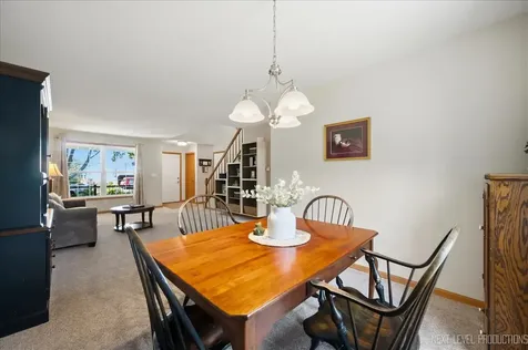 675 Parker Court Geneva IL 60134