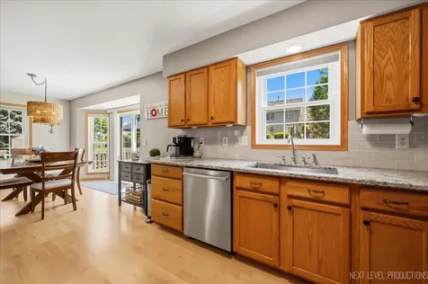 675 Parker Court Geneva IL 60134