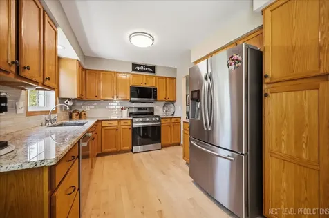 675 Parker Court Geneva IL 60134